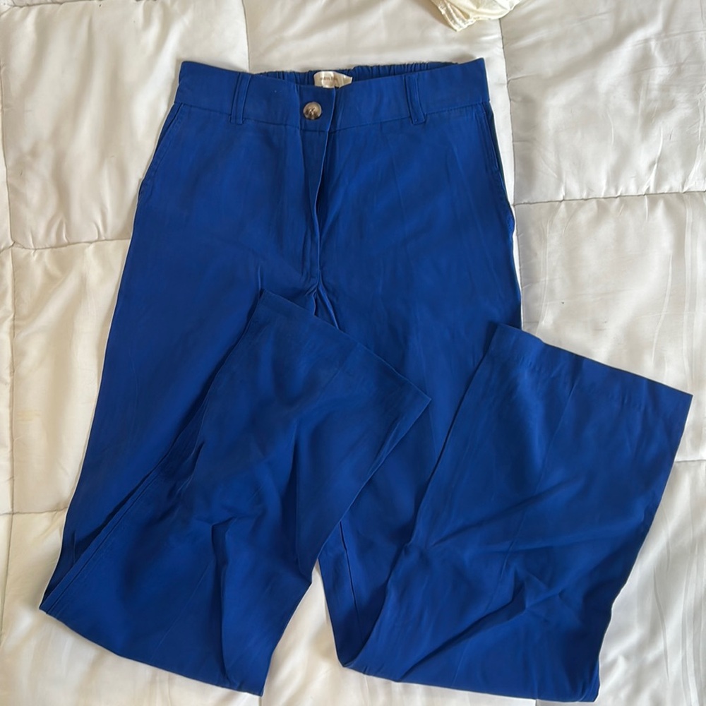 Straight leg trouser pants in blue